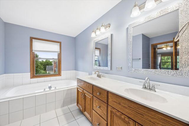 1524 Fieldcrest Drive, West Chicago, IL 60185
