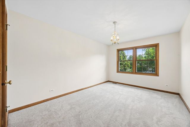 1524 Fieldcrest Drive, West Chicago, IL 60185