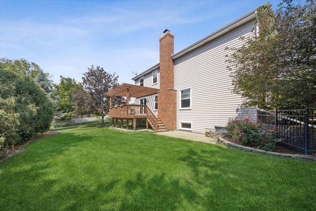 1524 Fieldcrest Drive, West Chicago, IL 60185