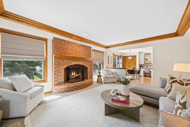 1524 Fieldcrest Drive, West Chicago, IL 60185