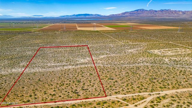 75th Street West, Rosamond, CA 93560