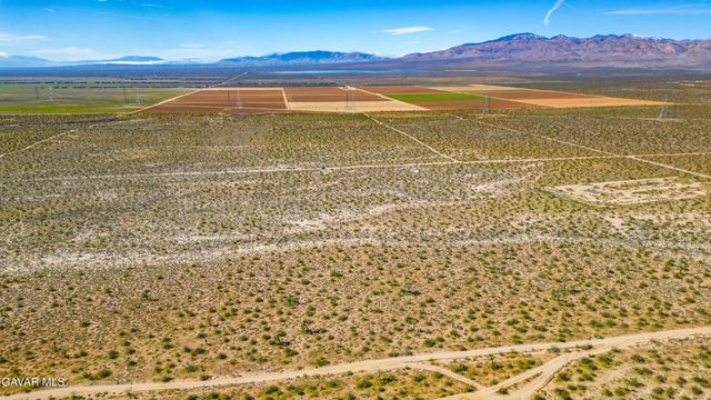 75th Street West, Rosamond, CA 93560