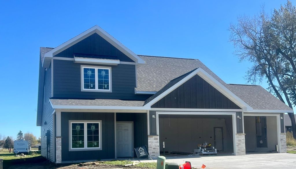 520 Leonard Street, Hawley, MN 56549