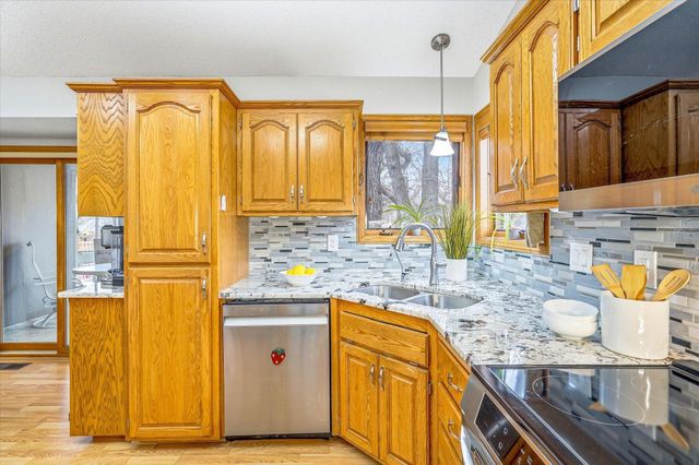 1537 148th Avenue NW, Andover, MN 55304