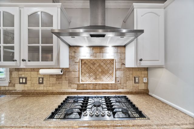 2034 E GORE Road, Erie, PA 16510