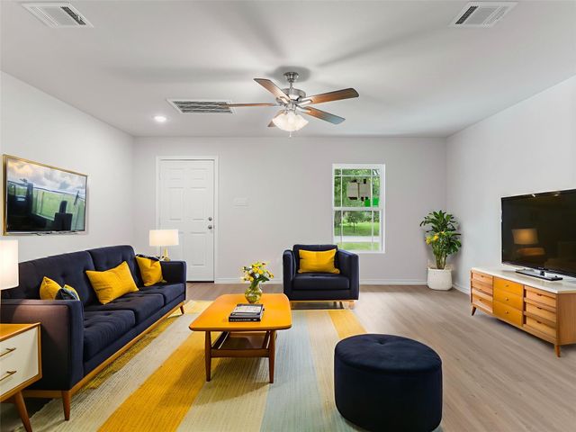 304 N Orange Street, Sweeny, TX 77480