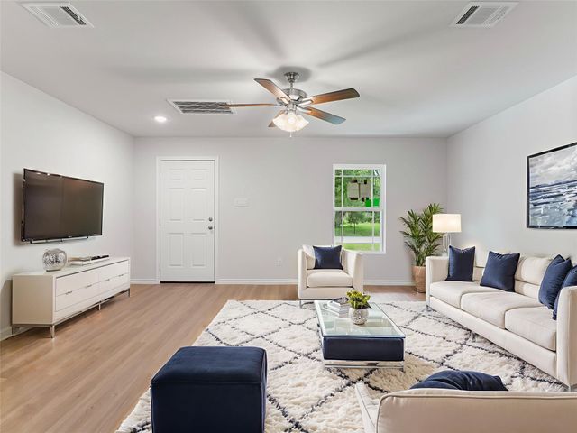 304 N Orange Street, Sweeny, TX 77480