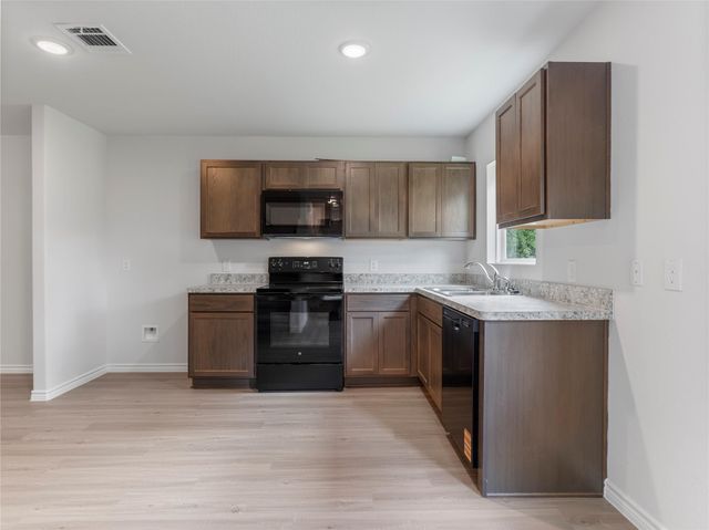 304 N Orange Street, Sweeny, TX 77480