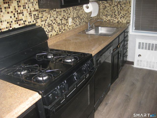 7 4th Street APT 3D, Stamford, CT 06905