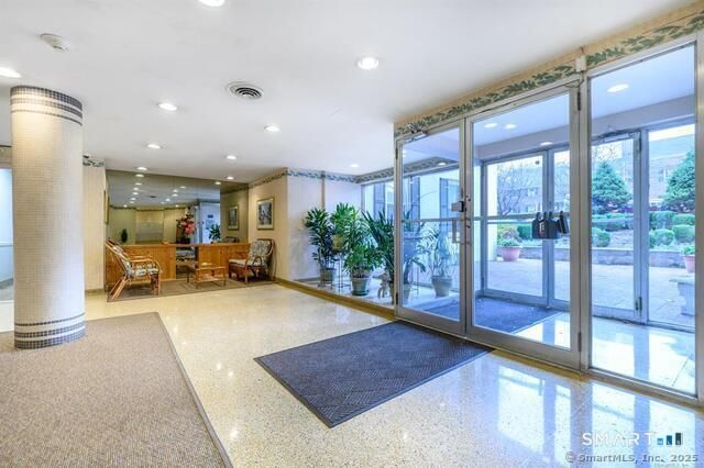 7 4th Street APT 3D, Stamford, CT 06905
