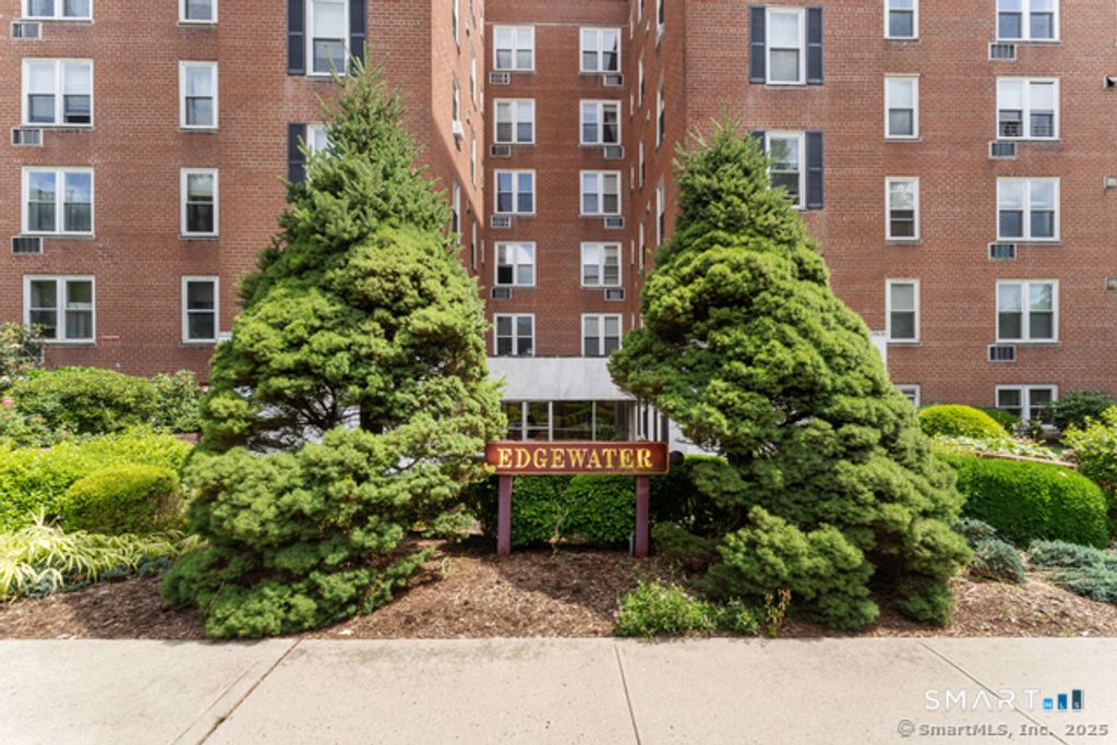 7 4th Street APT 3D, Stamford, CT 06905