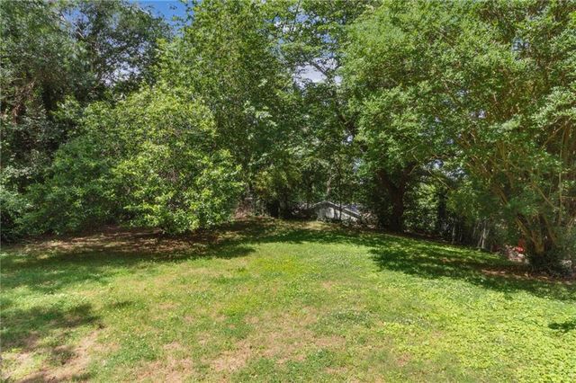 1682 Bridgeport Drive NE, Atlanta, GA 30329