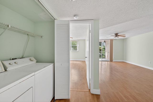 8373 Lake Drive 307, Doral, FL 33166