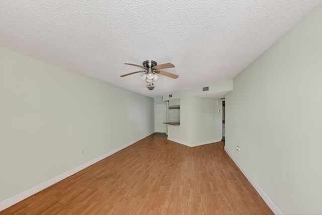 8373 Lake Drive 307, Doral, FL 33166