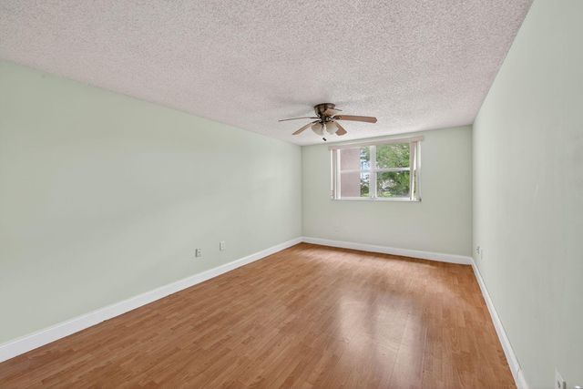 8373 Lake Drive 307, Doral, FL 33166