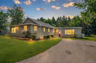 12 Dickerson Place, Florida, NY 10921