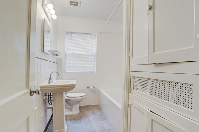 3514 Plumb Street, West University Place, TX 77005