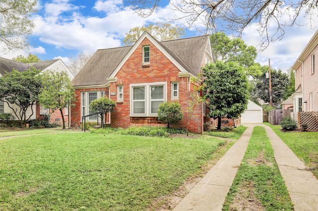 3514 Plumb Street, West University Place, TX 77005