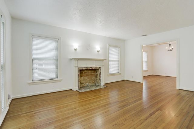 3514 Plumb Street, West University Place, TX 77005