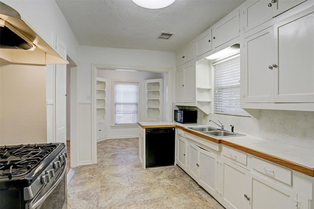 3514 Plumb Street, West University Place, TX 77005