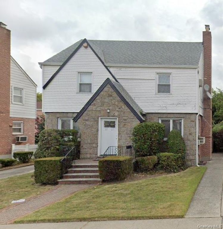181 Street & 69 Ave Street, Fresh Meadows, NY 11365