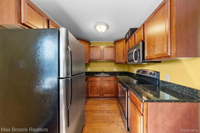 2440 Parmenter Boulevard 112, Royal Oak, MI 48073