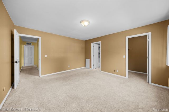 2440 Parmenter Boulevard 112, Royal Oak, MI 48073