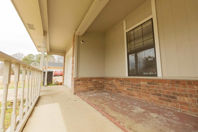 18 Georgeann Circle, Jacksonville, AR 72076