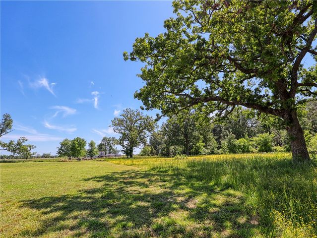 19995 Star Road, Siloam Springs, AR 72761