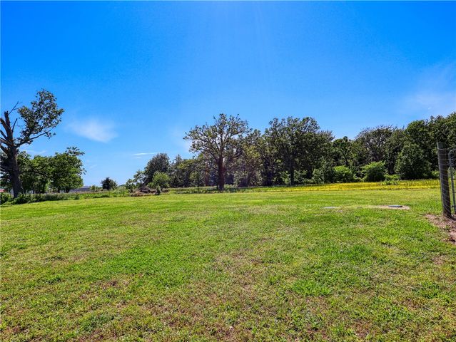 19995 Star Road, Siloam Springs, AR 72761