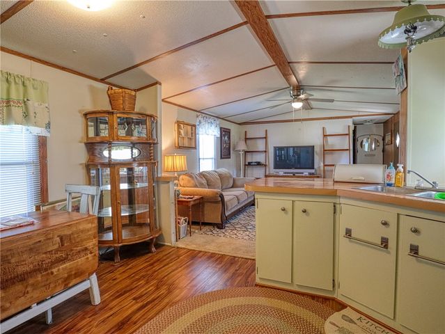 19995 Star Road, Siloam Springs, AR 72761