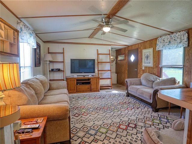 19995 Star Road, Siloam Springs, AR 72761