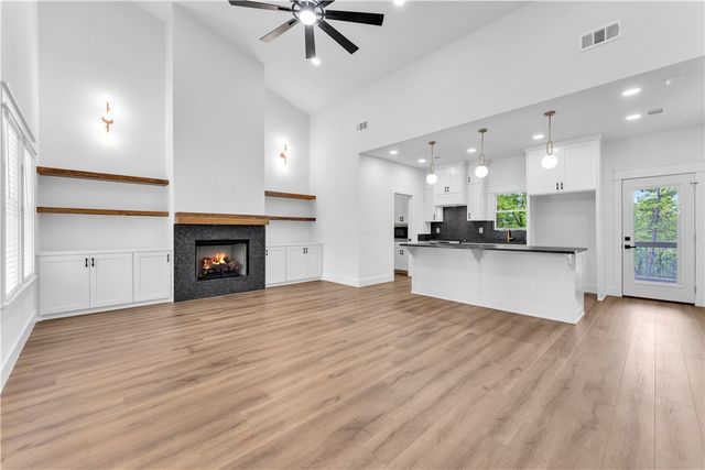 15985 Hickory Drive, Rogers, AR 72756