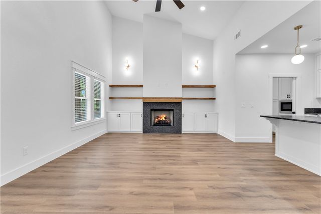 15985 Hickory Drive, Rogers, AR 72756
