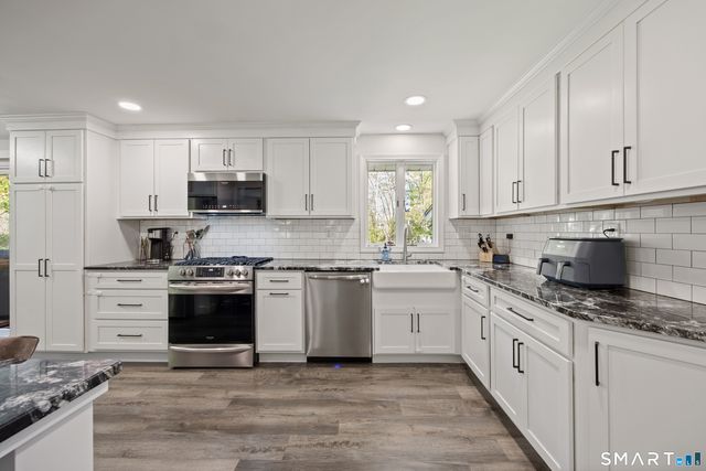 39 Grove Road, North Haven, CT 06473