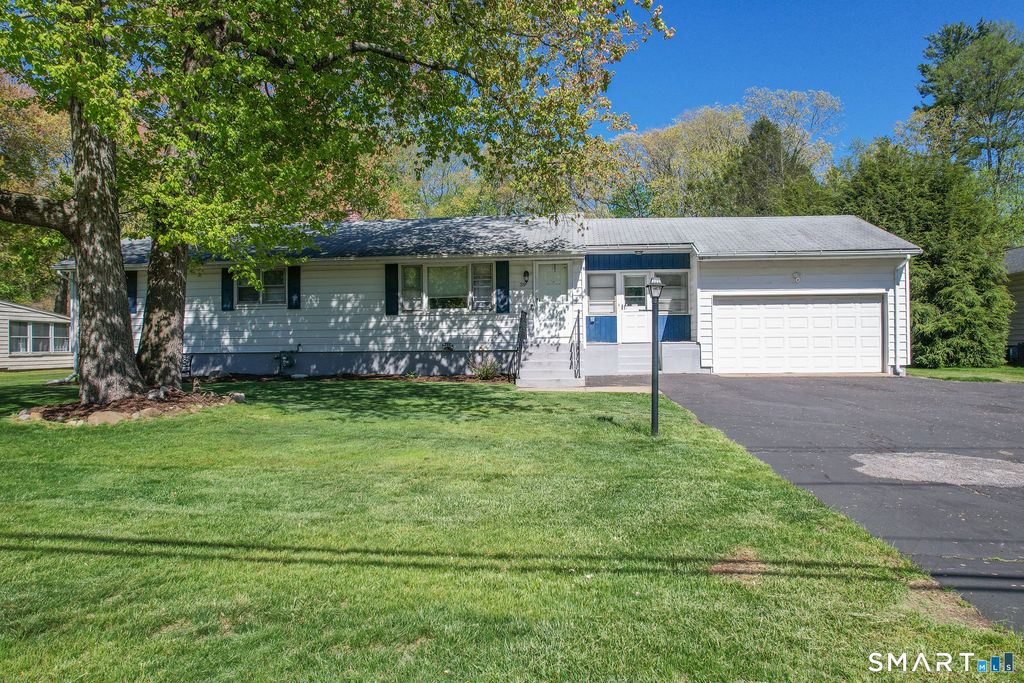 39 Grove Road, North Haven, CT 06473