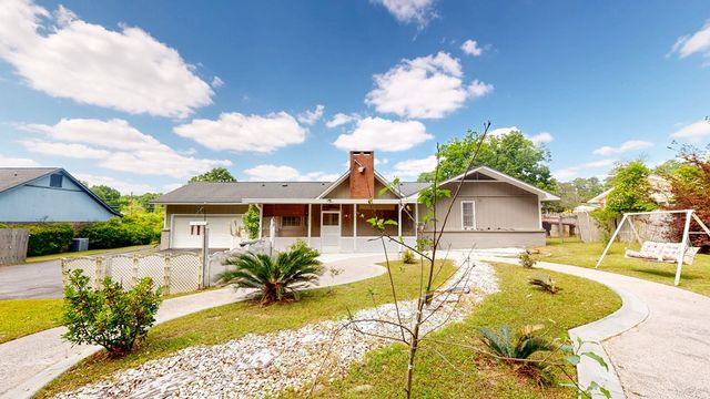2107 Granada Drive, Dothan, AL 36303