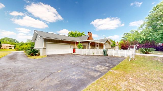 2107 Granada Drive, Dothan, AL 36303