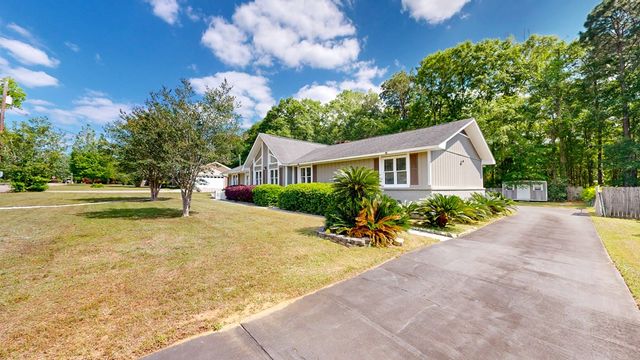 2107 Granada Drive, Dothan, AL 36303