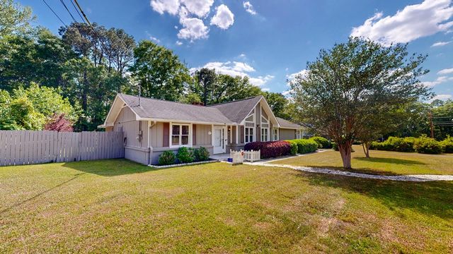 2107 Granada Drive, Dothan, AL 36303