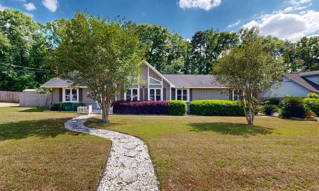 2107 Granada Drive, Dothan, AL 36303