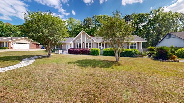 2107 Granada Drive, Dothan, AL 36303