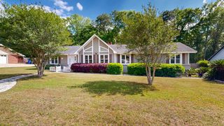 2107 Granada Drive, Dothan, AL 36303