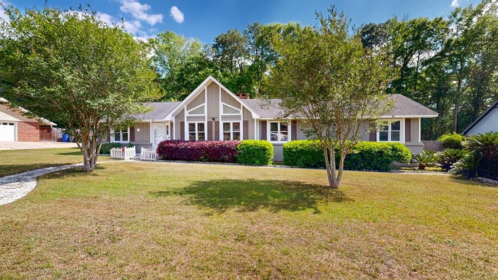 2107 Granada Drive, Dothan, AL 36303