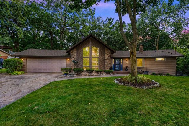 3046 BAY VIEW DRIVE, Green Bay, WI 54311