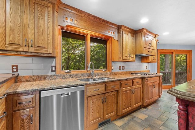 3046 BAY VIEW DRIVE, Green Bay, WI 54311