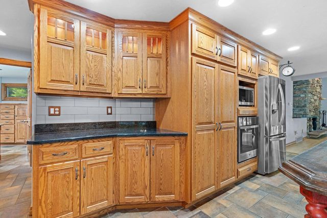 3046 BAY VIEW DRIVE, Green Bay, WI 54311