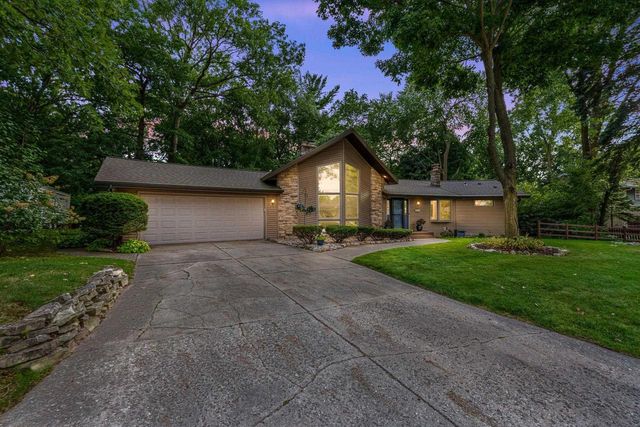 3046 BAY VIEW DRIVE, Green Bay, WI 54311