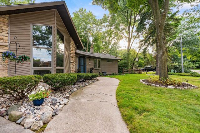 3046 BAY VIEW DRIVE, Green Bay, WI 54311