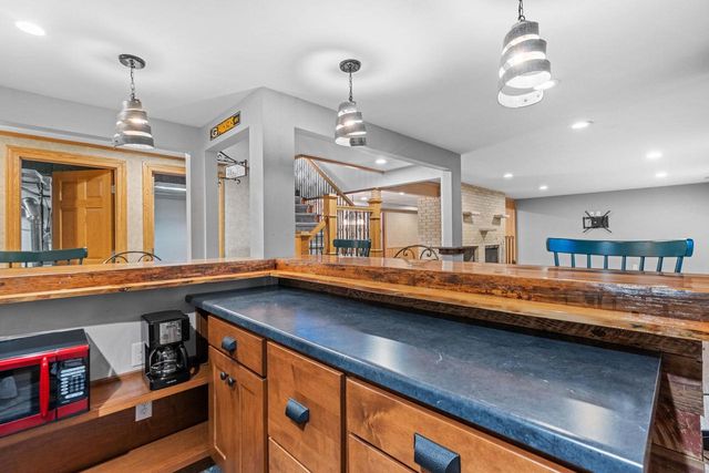 3046 BAY VIEW DRIVE, Green Bay, WI 54311